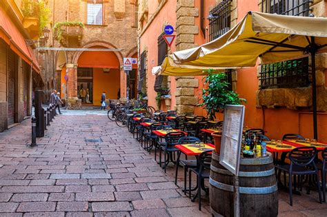 best restaurants in bologna centre.